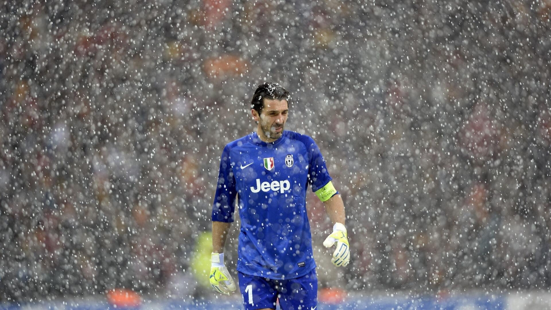 赛道掉落的碎片引发安全警报，赛道掉落的碎片引发安全警报怎么解决